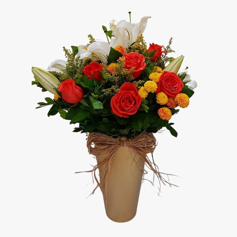 Elegante Buquê Luxo Califórnia na Jarra com lírios, rosas, lisianthus, flores do campo e acabamento com folhagens especiais na jarra de acrílico. Elegante Buquê Luxo Califórnia na Jarra com lírios, rosas, lisianthus, flores do campo e acabamento com folhagens especiais na jarra de acrílico.