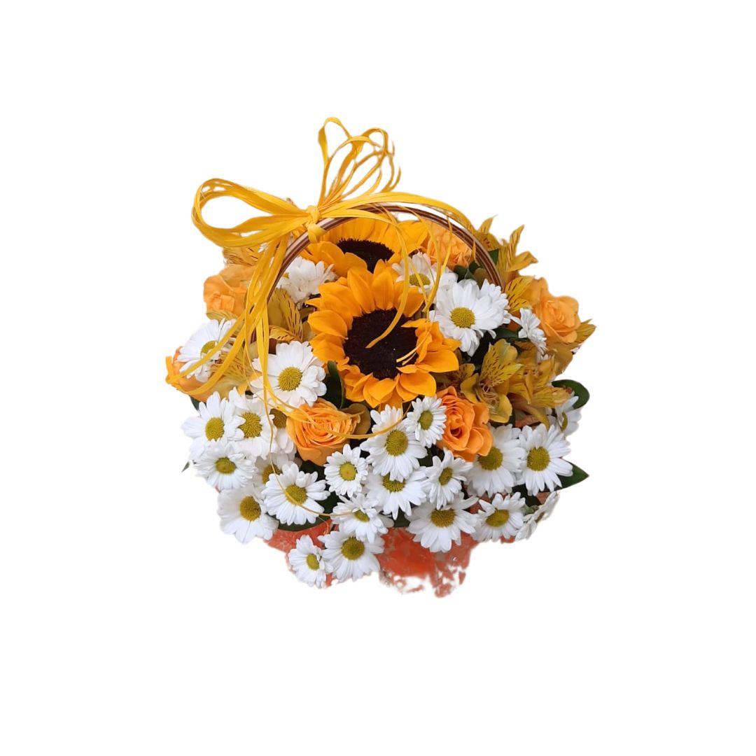 Imagem do WhatsApp de 2024-07-02 à(s) 15.31.32_da182caf Cesta Mini Margaridinhas, Rosas e Girassóis Características da Cesta Mini Margaridinhas, Rosas e Girassóis: Flores Frescas e Vibrantes: Uma mistura harmoniosa de mini margaridinhas delicadas, rosas elegantes e girassóis radiantes, escolhidos a dedo por nossos floristas para garantir frescor e durabilidade. Apresentação Atraente: Arranjadas em uma cesta rústica de vime, decorada com fitas coloridas e detalhes naturais, proporcionando um toque de charme campestre e elegância. Aroma Delicado: As flores exalam um perfume suave e envolvente, ideal para criar uma atmosfera agradável e acolhedora. Mensagem Personalizada: Acompanha um cartão especial onde você pode expressar seus sentimentos com uma mensagem personalizada, tornando o presente ainda mais significativo e pessoal. Ideal Para: Ocasiões Alegres: Perfeita para comemorar aniversários, festas, e outras celebrações que merecem um toque de alegria e cor. Gestos de Carinho: Uma escolha atenciosa para demonstrar amor, amizade e gratidão, tornando qualquer dia mais especial. Decoração de Ambientes: Um arranjo encantador para iluminar e alegrar qualquer espaço, seja em casa, no escritório ou em eventos. A Cesta Mini Margaridinhas, Rosas e Girassóis é mais do que um simples arranjo floral; é uma expressão de alegria e beleza natural. Surpreenda e encante com esta cesta encantadora, que traz consigo a essência da primavera em cada flor.