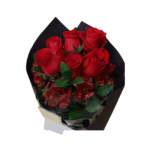Buquê Valentines: Buquê com 6 Rosas Vermelhas Importadas na Embalagem de Cartolina Preta - Imagem 2